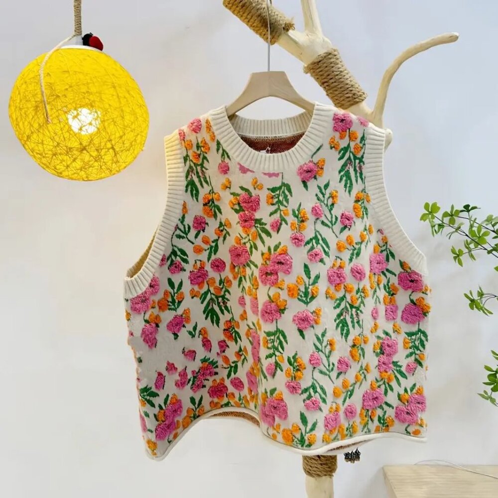 Lovely Floral Multi Color Exquisite Detail Sweater Vest Shell Sleeveless NWOT